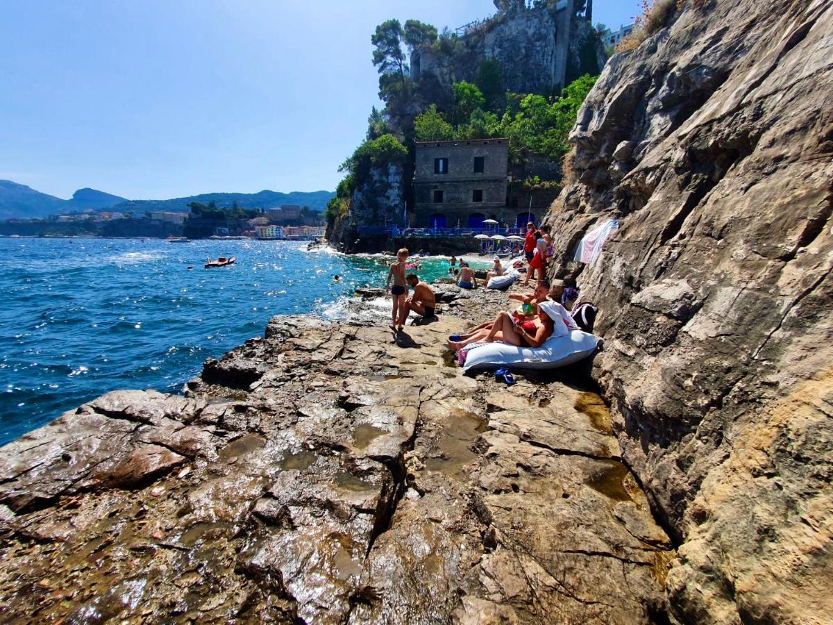 Hostel & Glamping Santa Fortunata Sorrento Exterior photo