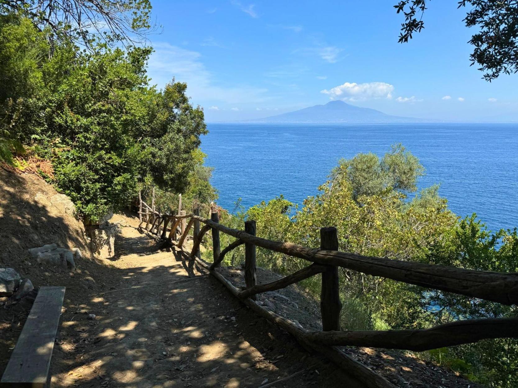 Hostel & Glamping Santa Fortunata Sorrento Exterior photo